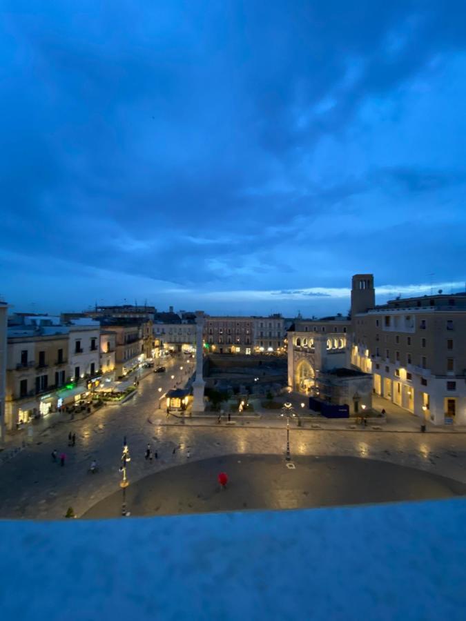 L'Attico Piazza Sant'Oronzo Panzió Lecce Kültér fotó