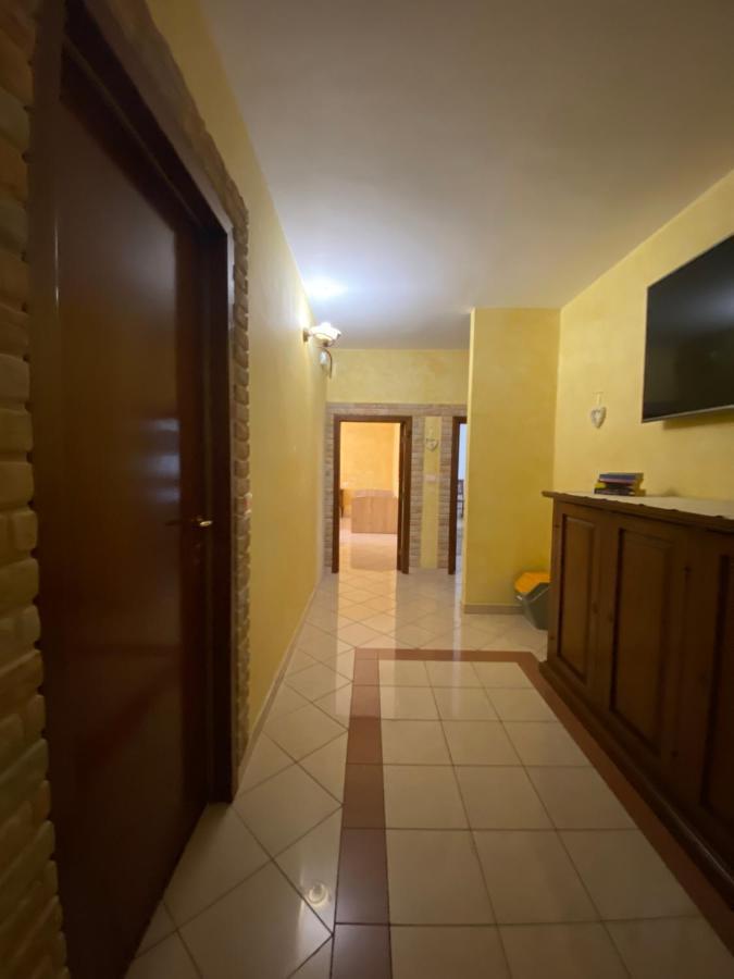 L'Attico Piazza Sant'Oronzo Panzió Lecce Kültér fotó