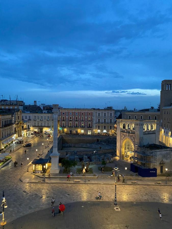 L'Attico Piazza Sant'Oronzo Panzió Lecce Kültér fotó